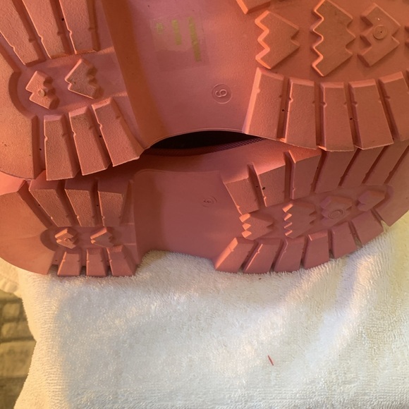 Boots - Picture 3 of 4